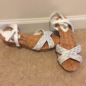 Sandals with slight heel